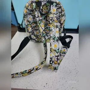 Vera Bradley | Bags | Vera Bradley Mini Backpack Daisies  display picture 2